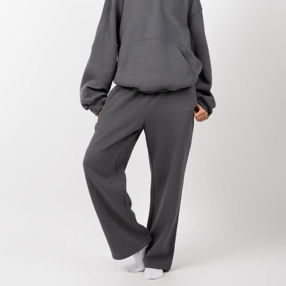 Comfrt Women's Grey Joggers-tracksuits
